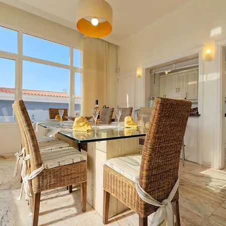 Relax By Your Private Pool Wifi And Canary Views *